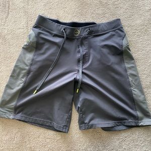 Hylete Verge Workout Shorts size large above knee